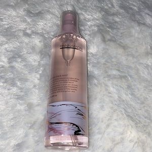 MANNA KADAR
Hydration Happy Face Mist
